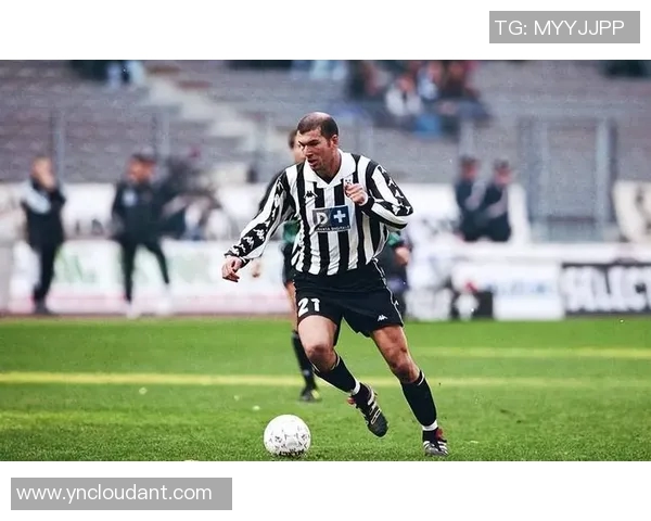 21世纪足球球星第一人如何定义其历史地位与传奇背后故事